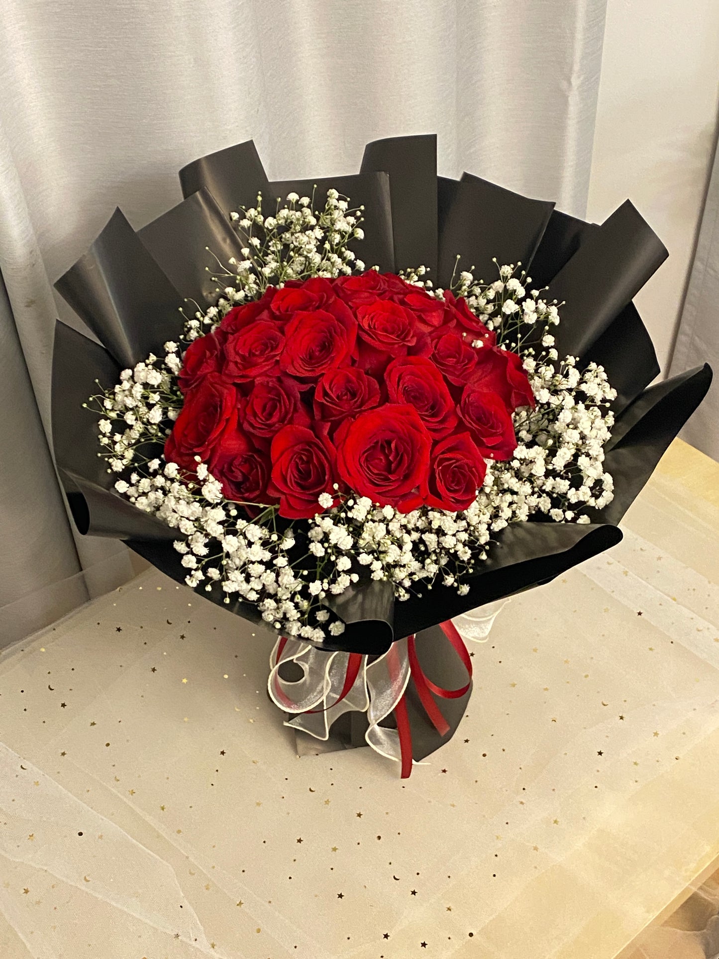 Baby's Breath Rose Bouquet