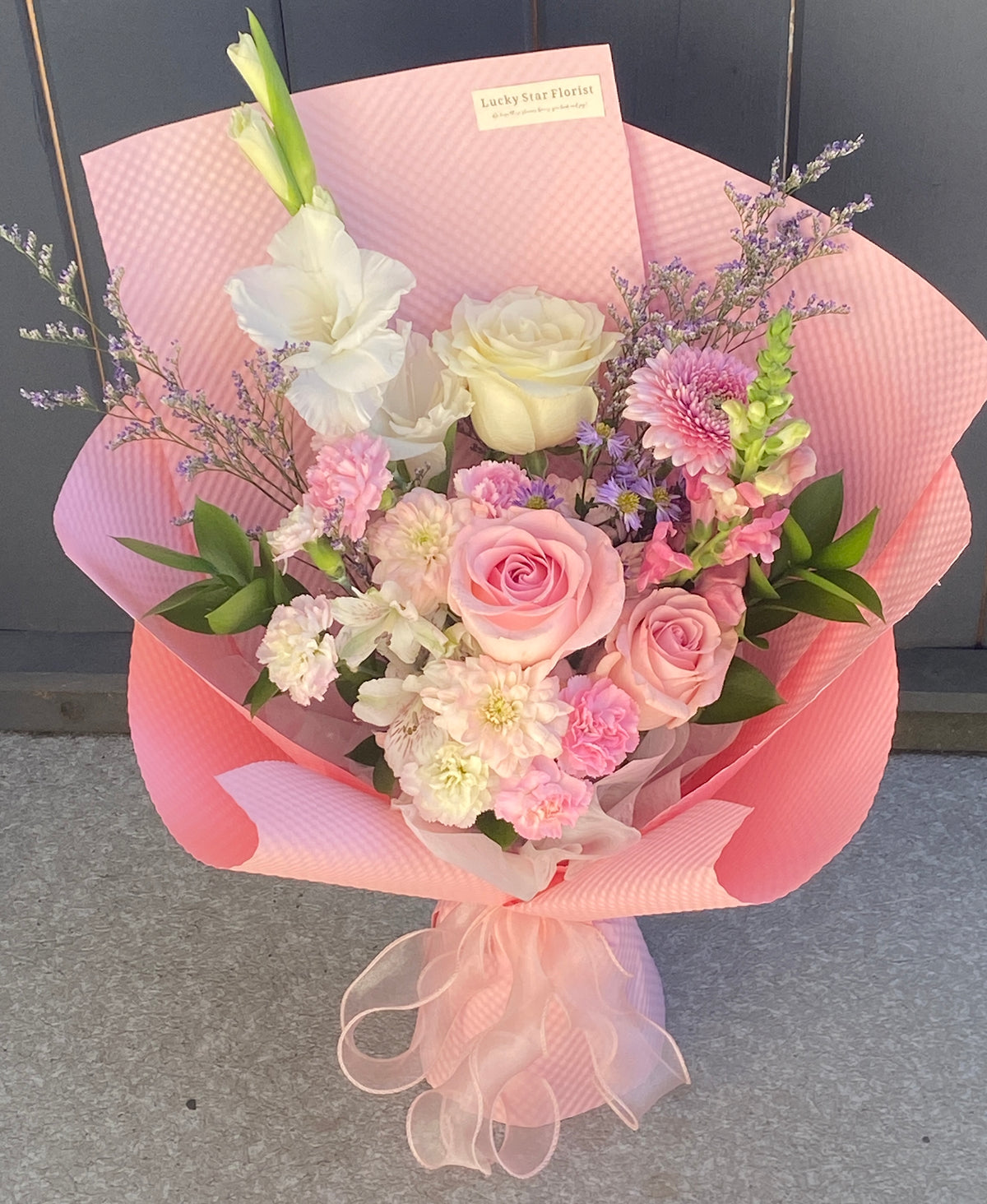 Love At First Sight Bouquet – Lucky Star Florist
